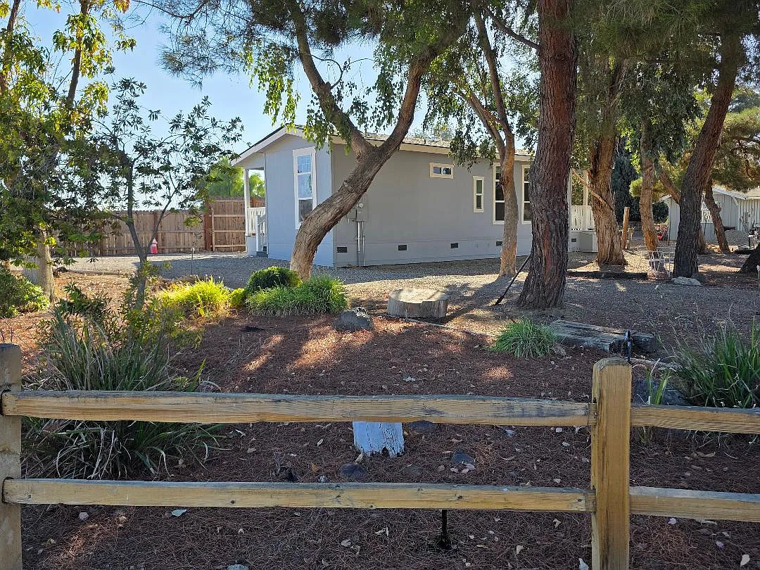 2 bed, 750 sqft, $3,000 — Photo 2