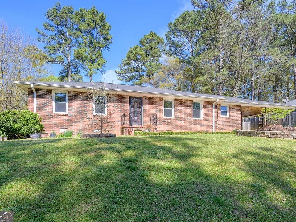 1st image of 878 Parkway Dr SE