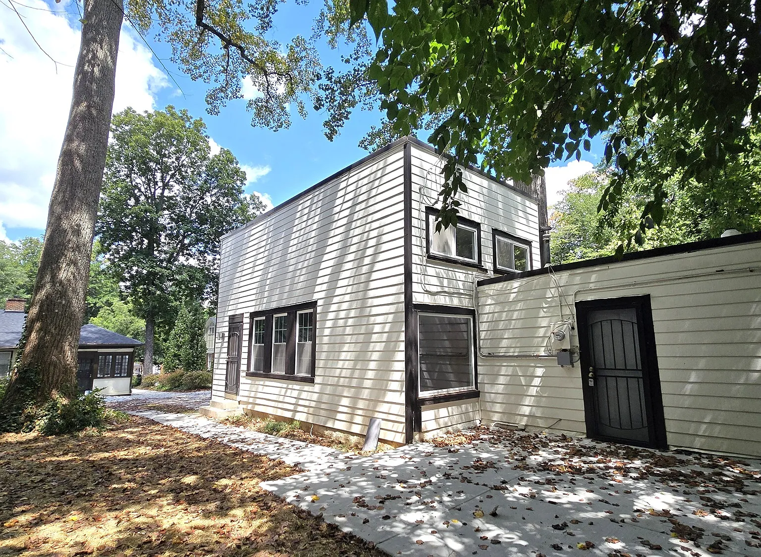 1 bed, 950 sqft, $2,100 — Photo 2