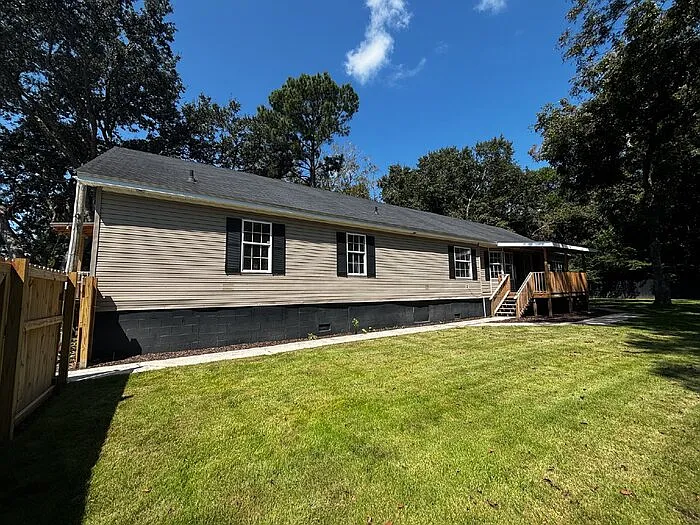 1030 Greenhill Rd — Photo 3