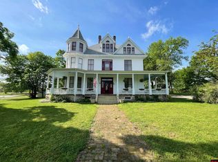 359 Valley St, Yellville, AR 72687