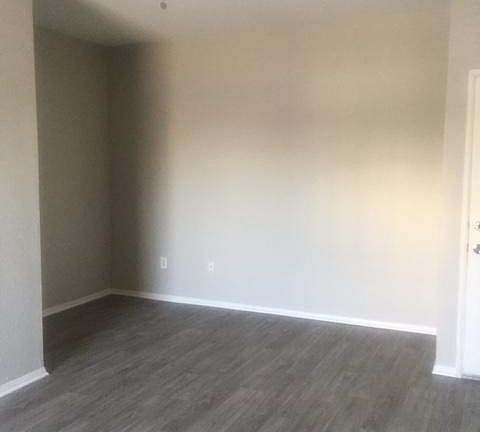 2nd image of 5101 Melrose Ave APT 2