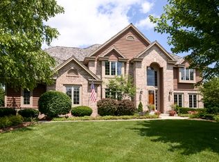 14150 Chesterwood Dr, Brookfield, WI 53005