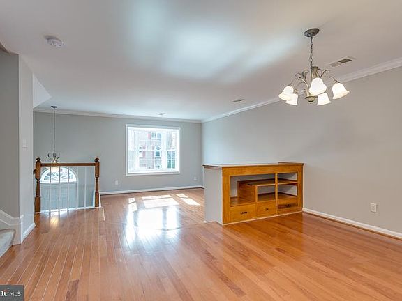 5th image of 5992 Norham Dr