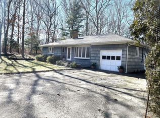 55 Chauncey Rd, Riverhead, NY 11901