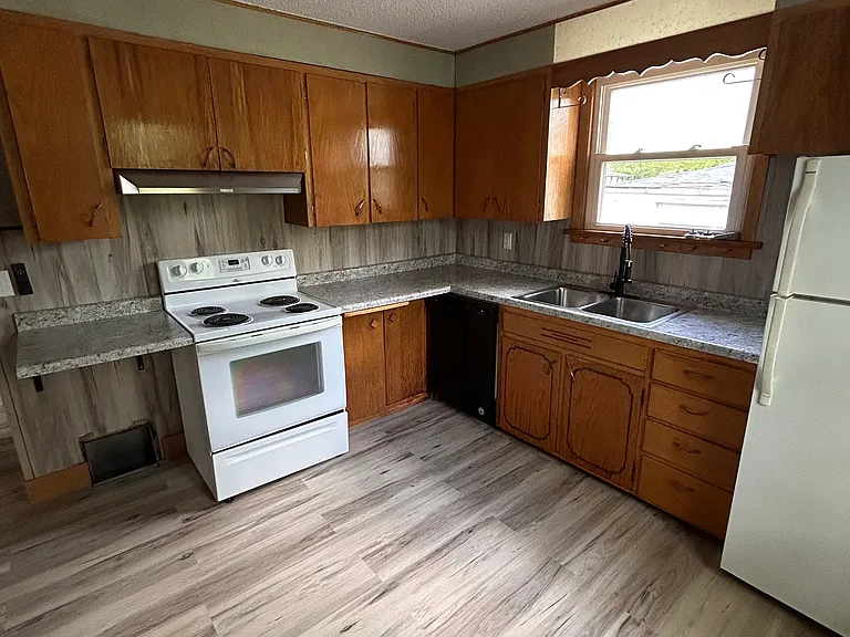 336 Lauder Ave NW — Photo 10
