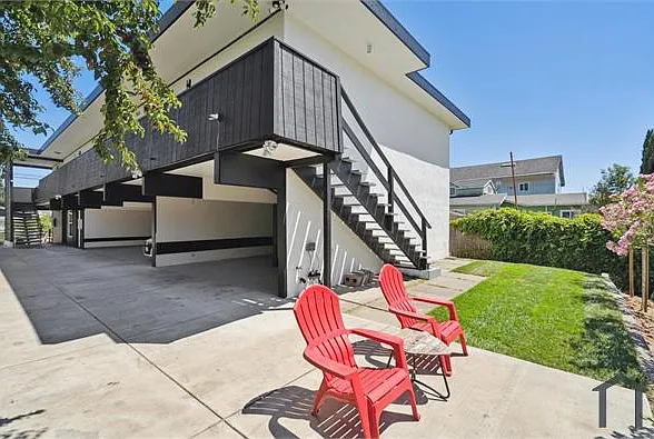 3441 Laguna Ave #1 — Photo 32