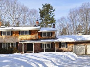 18 Twin Pond Rd, Topsham, ME 04086