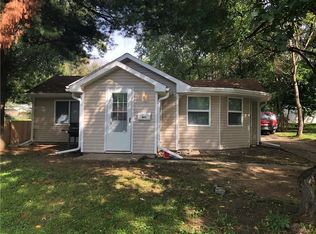 1005 66th St, Windsor Heights, IA 50324