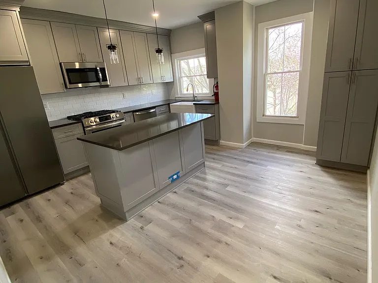 28 Bloomfield Ave #2 — Photo 2