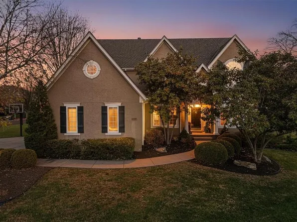 5628 W 144th St, Overland Park, KS 66223