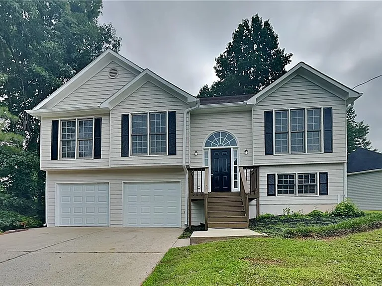 170 Sterling Dr — Photo 1