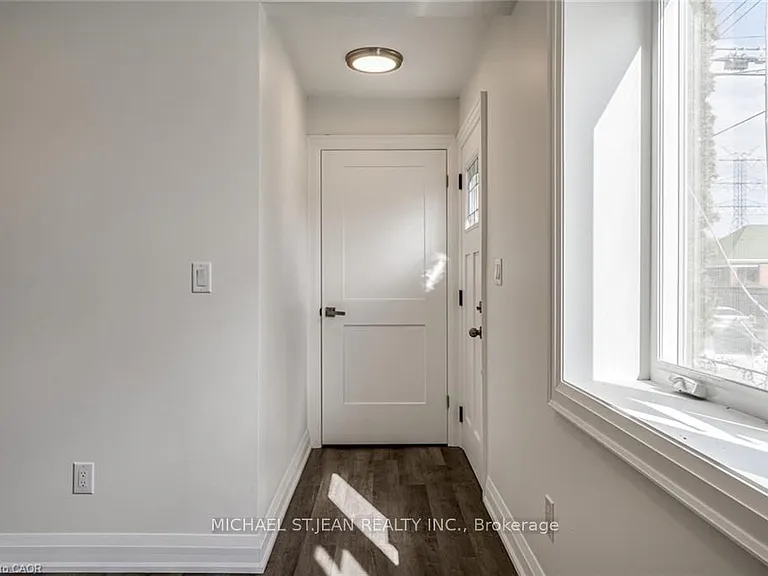 395 Paling Ave — Photo 4