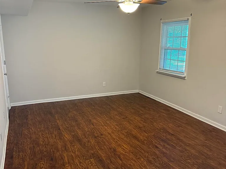 1115 Kingston Rd — Photo 14