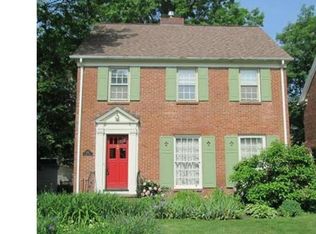 2412 Eardley Rd, University Heights, OH 44118