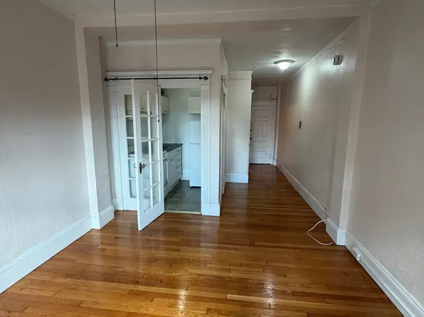 8 Garrison St, Boston, MA