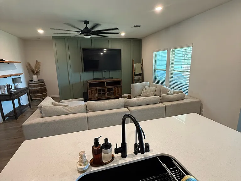 181 Hunters Way — Photo 3