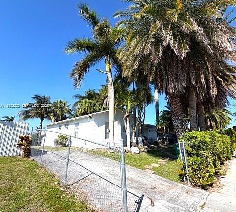 5th image of 13041 SW 260th Ter