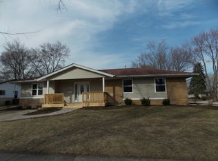 232 Tanglewood Dr, Elk Grove Village, IL 60007