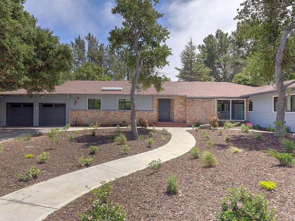 1st image of 25 Woodgate Ct