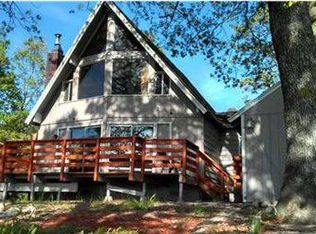 30372 Live Oak Dr, Running Springs, CA 92382