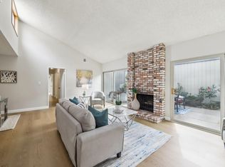 1040 Mangrove Ln, Alameda, CA 94502