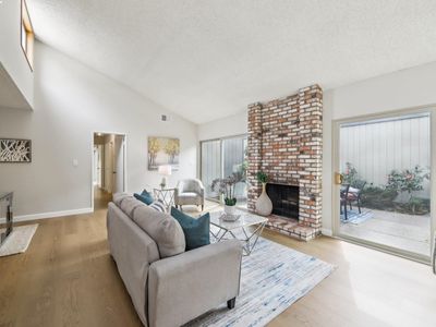 1040 Mangrove Ln, Alameda, CA, 94502