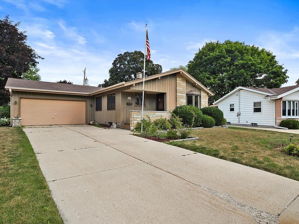 1st image of W180N8510 Pineview COURT