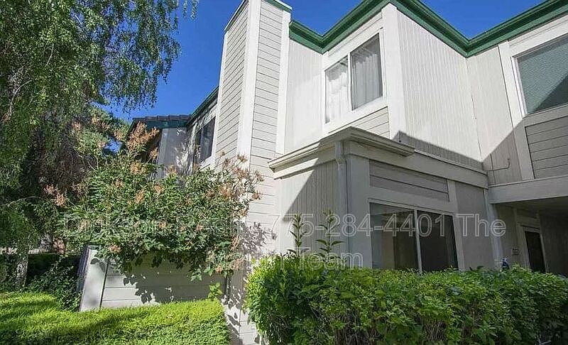1st image of 2495 Sycamore Glen Dr APT 4