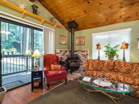 3rd image of 22759 Tamarack Dr