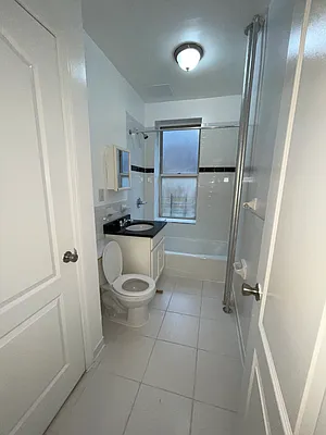 Rented by Arena Real Estate | media 13