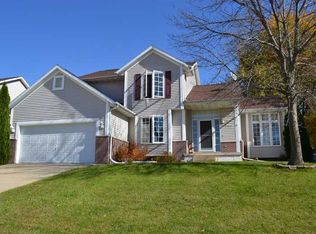 7106 Walden Rd NE, Cedar Rapids, IA 52402