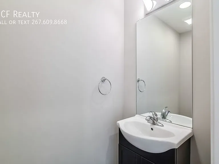 820 N 3rd St #205 — Photo 4