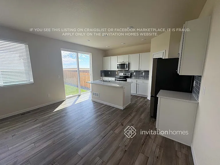 899 Harvard St — Photo 3