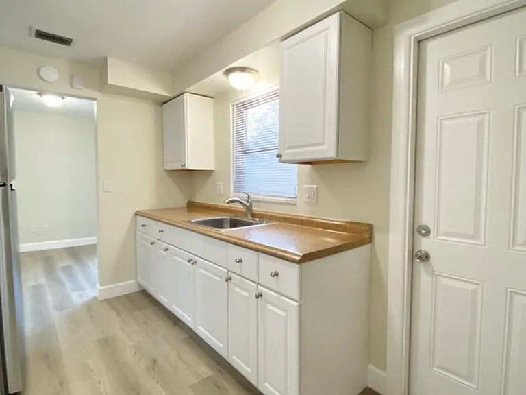 535 New York Ave #A — Photo 10