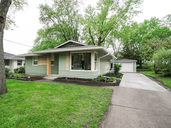 4126 E 10th St, Des Moines, IA 50313