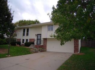 5718 N 127th St, Omaha, NE 68164