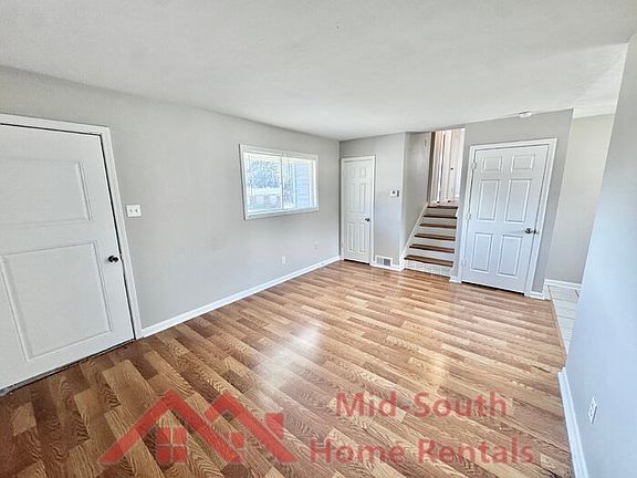 4th image of 784 Western Park Dr