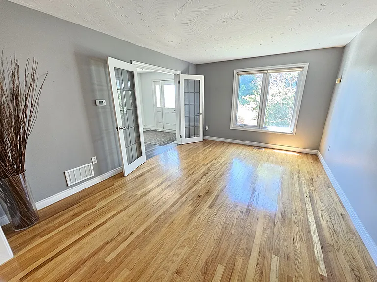 49 Decew Woods Ct #1 — Photo 3