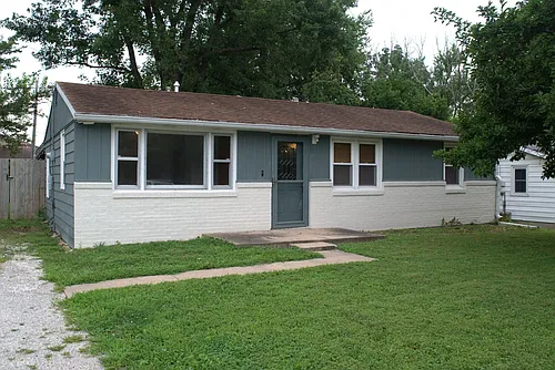 416 Victoria Dr Photo 1