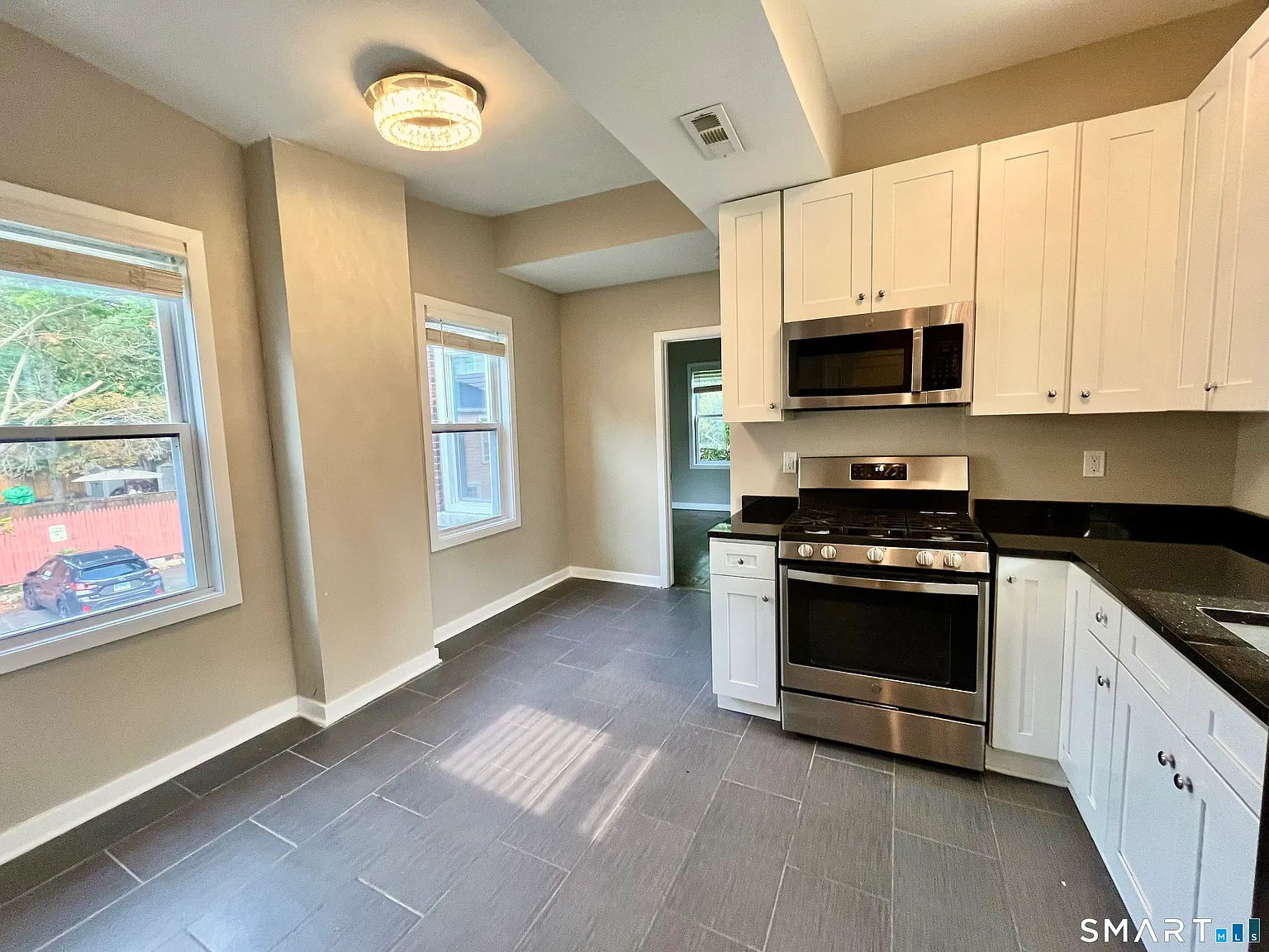 2 bed, 1.0 bath, 800 sqft, $2,295 — Photo 4