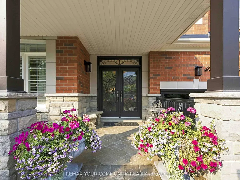 2313 Southcott Rd — Photo 4