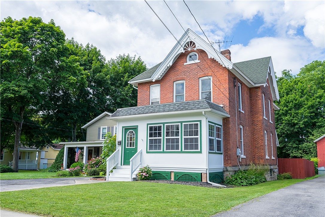 30 Broad St Clifton Springs NY 14432 Zillow