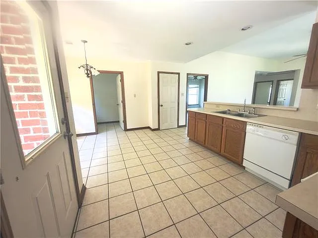 1731 Mary Dr — Photo 9