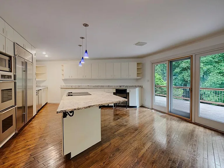130 Huntcliff Point — Photo 13