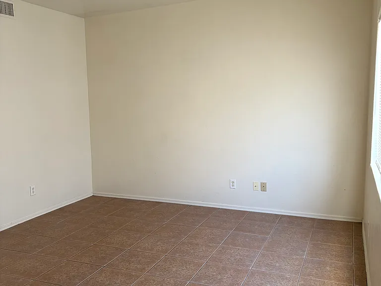 3602 E Blacklidge Dr #2 — Photo 3