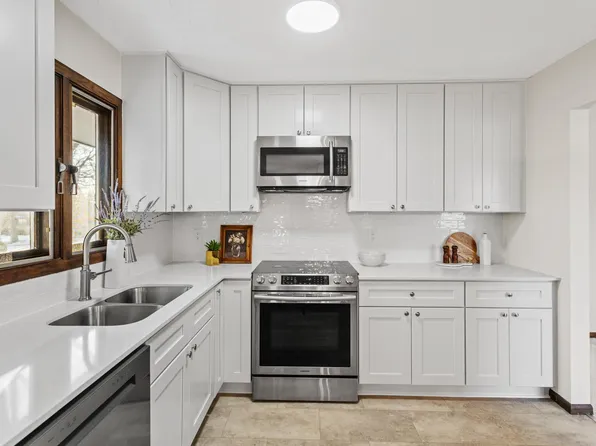 1547 20th Ave NW, New Brighton, MN 55112