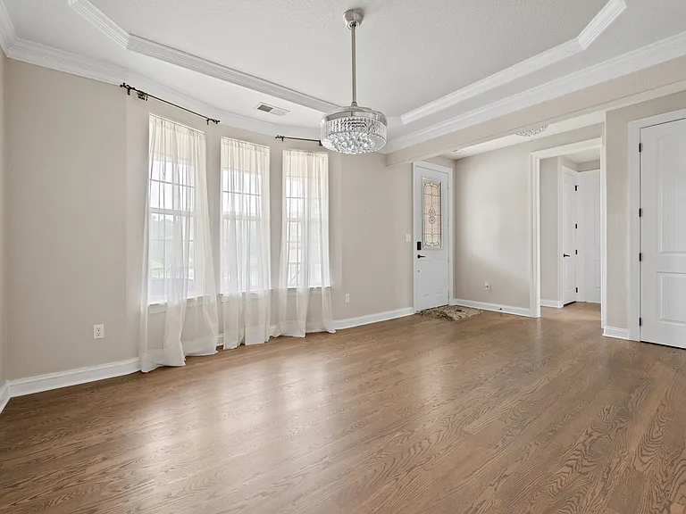 607 Calista Dr — Photo 11