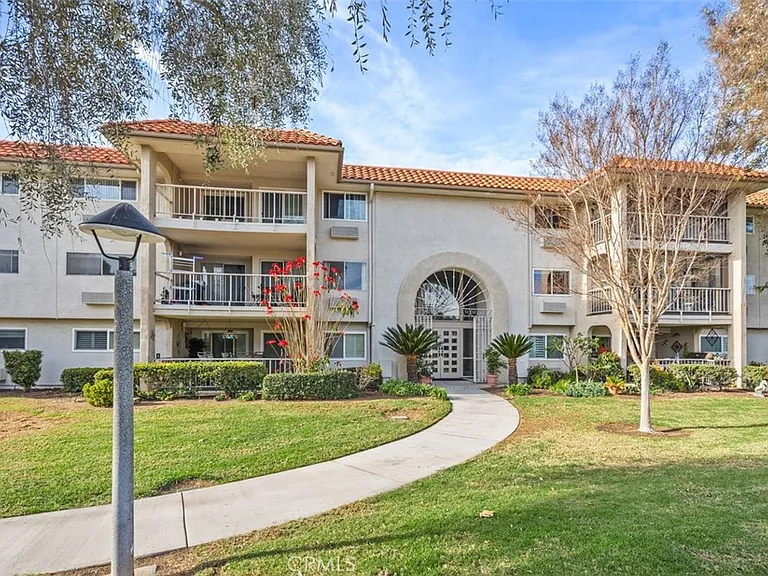 3242 San Amadeo #2B — Photo 7