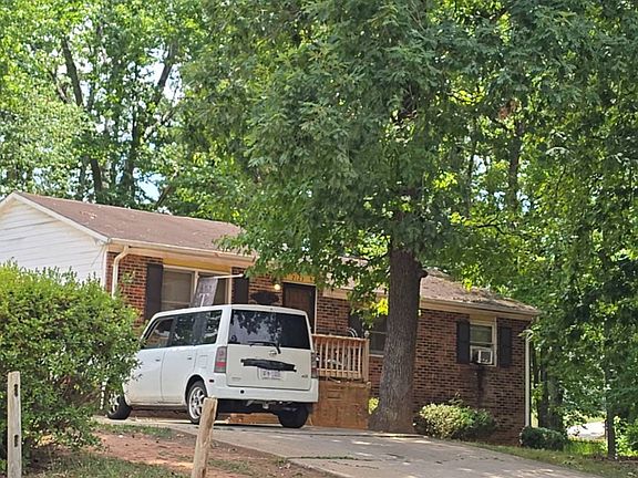 5th image of 2123 Smith St